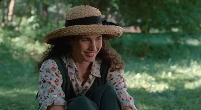 法国情侣假结婚只为美国绿卡，黑色幽默的《绿卡》，引人深思