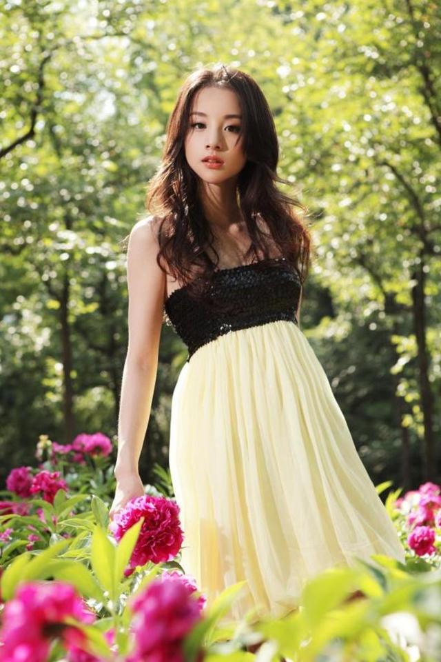 陈龙老婆章龄之