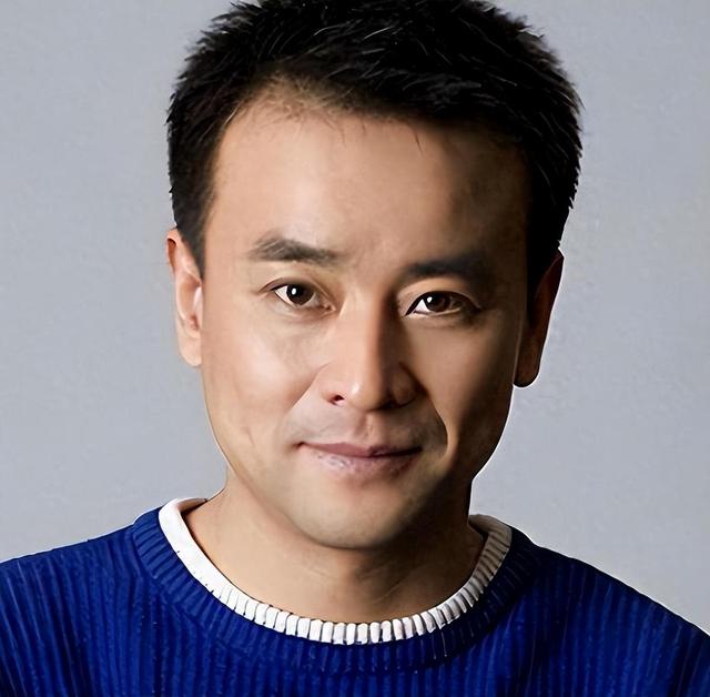 演员罗钢：娶小23岁郝蕾，陪娇妻战胜家族遗传病，48岁老来得子