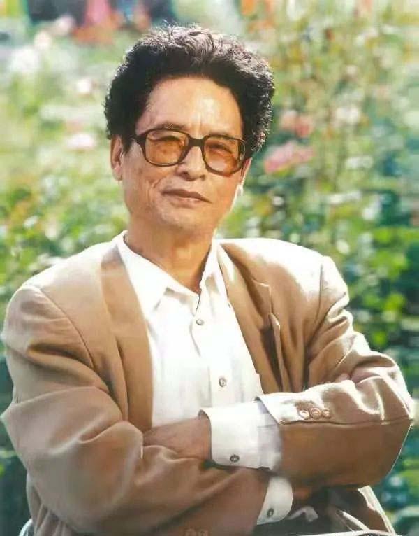 西部歌王王洛宾：3次坐牢，离婚又再婚，去世后儿子为他打官司