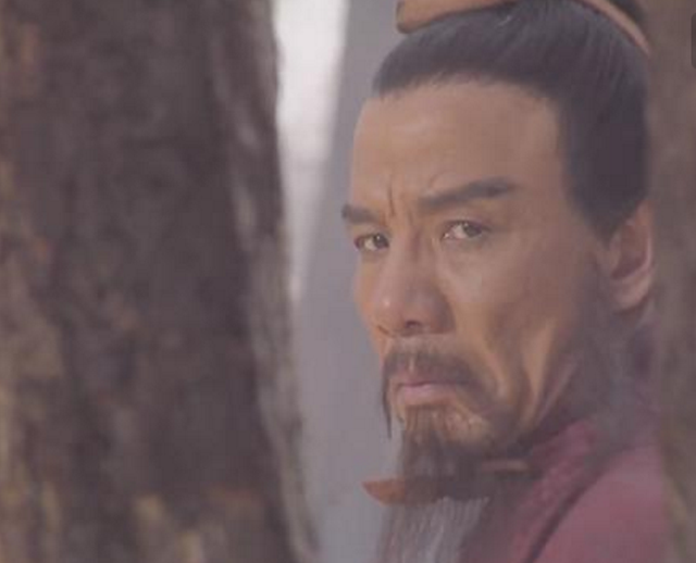 一生饰演配角、丑角，高俅形象堪称经典，老戏骨内心善良德艺双馨