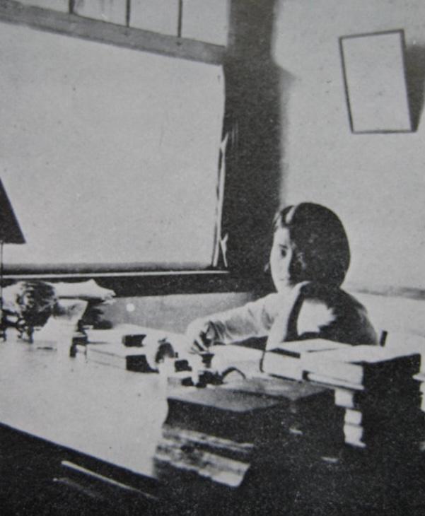 梁宗岱花3万为情人赎身，孕妻愤然离家40年，拒见丈夫最后一面