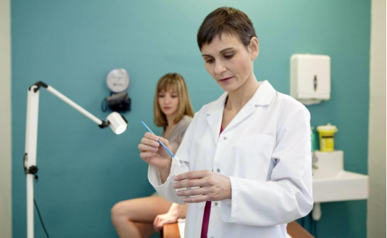 为什么有人“下面”没毛?女性私处毛发的秘密,别羞于了解