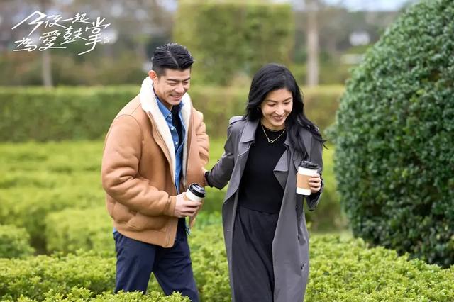 《今夜一起为爱鼓掌》治疗师与新娘的情爱探索，寻找爱的救赎