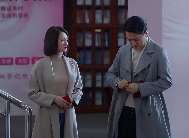 成也靳东，败也靳东