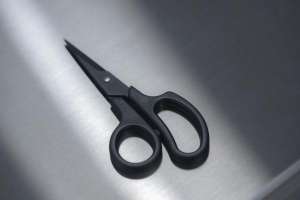 老婆的逼(受害者痛晕美国男子用剪刀剪断妻子情人“命根”，面临30年监禁)