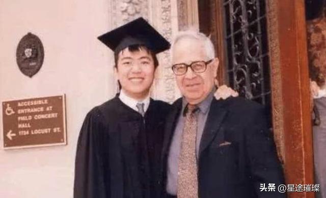 结婚3年后，回头再看郎朗和吉娜的处境，善恶报应都应验了