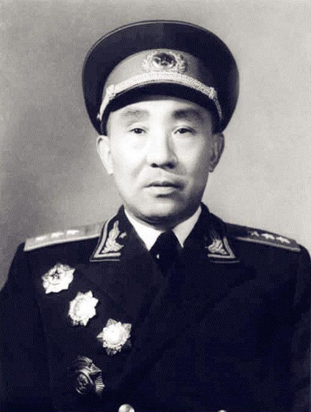 抗战时期，陈赓的4个搭档，建国后都是上将，其中一人官至副国级