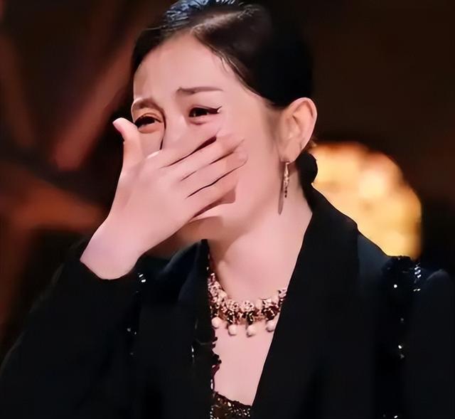 主持人谢娜：与刘烨有缘无份，和张杰终成眷属，有三个女儿很知足