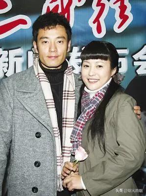 她是《熟年》中的二嫂，演戏她是认真的，对待感情她也是认真的