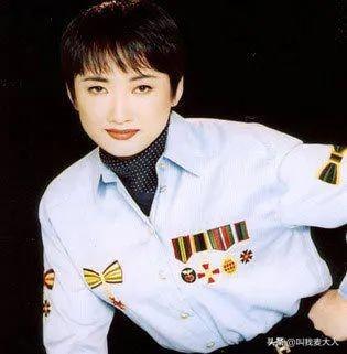 王刚的3个女人：与小20岁娇妻很幸福，前妻成方圆如今怎样了？