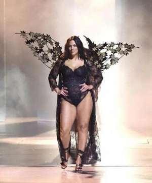 大码模特走秀(停办五年的维密秀再次开启，首次邀请190斤“大码超模”引发争议)