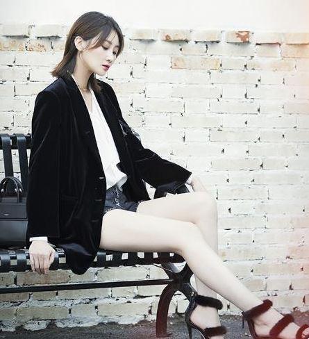 被张艺谋一眼看中，却被成龙挖走，女演员林鹏到底哪里好？