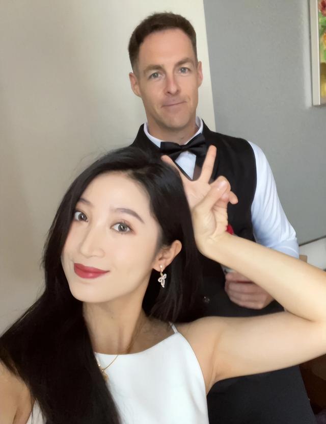 湖北90后空姐爱上大7岁英国大高个，未婚先孕，父母反对也要嫁！