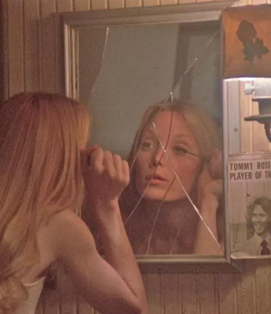 魔女嘉莉将拍续集，经典恐怖片再上演，主角或将是变性演员出演？