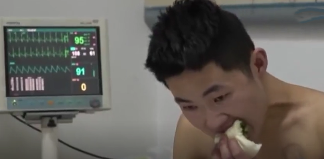 2021小伙喝下整瓶百草枯，入院18天状态变好，医生却下达病危通知