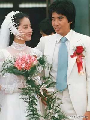 月如歌(月如歌秦汉林青霞年轻时绝美瞬间，如今回首是否依旧动人？)