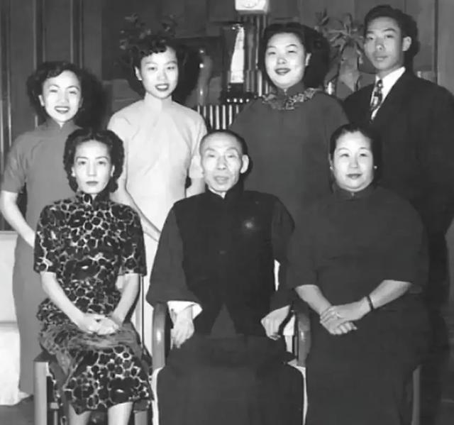 母女三人被杜月笙霸占，为什么他只娶了大女儿姚玉兰为妻？