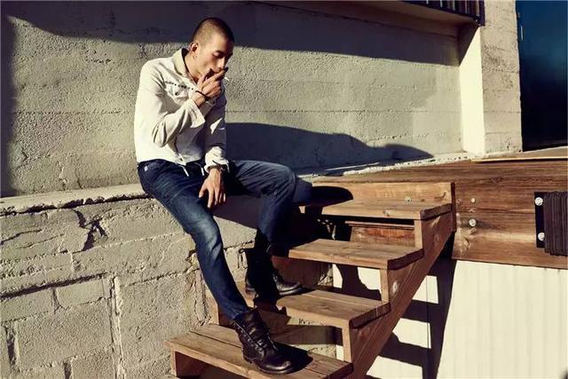 男女通吃的丹宁外套帅到没朋友！知道这三招绝对能把它穿好看~