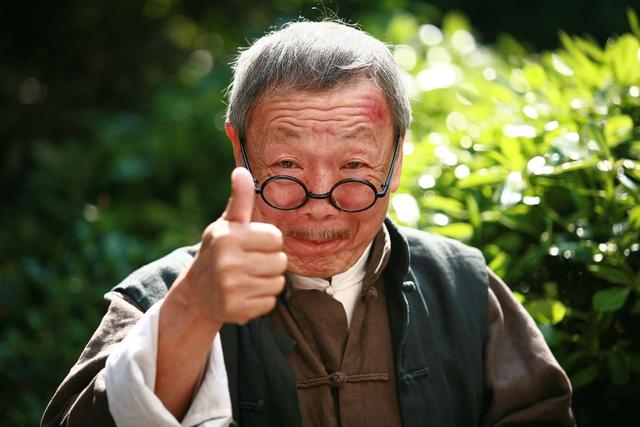 参演林正英僵尸片的10位演员，钱小豪脱相认不出，楼南光迁居内地