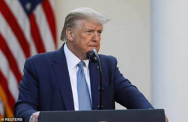 特朗普前妻伊凡娜：离婚后一生未改夫姓，逝后被特朗普当家人安葬