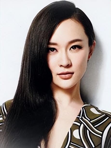 年轻的霍思燕,一部电影《我要成名》在那个年代也算是一脱成名