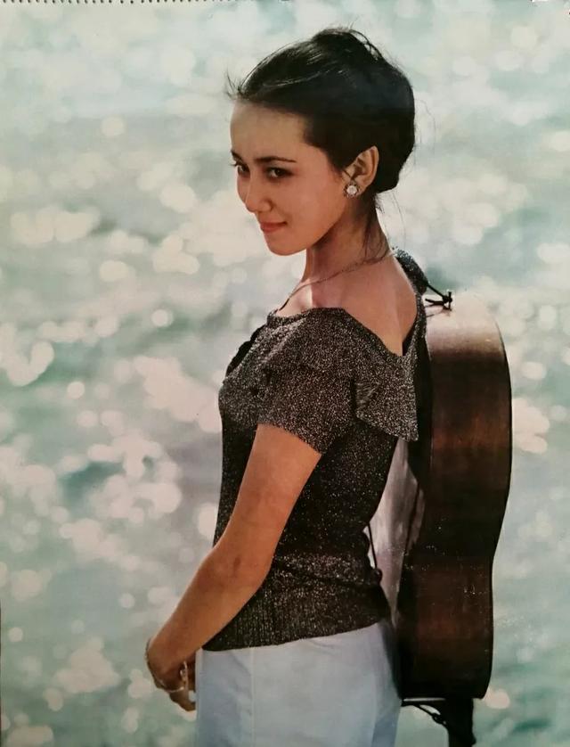 挂历欣赏（1001）——1993年阑室娇影：段仕萍程晓英麦小琴朱碧云