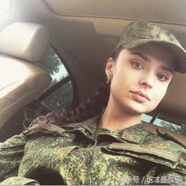 肤白貌美大长腿，战斗民族出美女，揭开俄罗斯女兵神秘的面纱