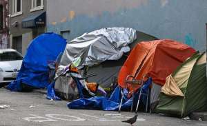 旧金山街头(美国旧金山居民：街头到处是吸毒者 如同身处“僵尸末日”)