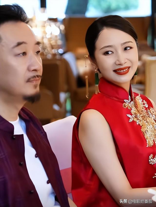 黄海波高调庆锡婚，祝酒扬眉吐气，娇妻眼神拉丝，爱意藏不住了