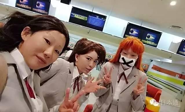 好评丨万万没想到！还有扮丑COSPLAY蜡笔小新埼玉红蝎子队的