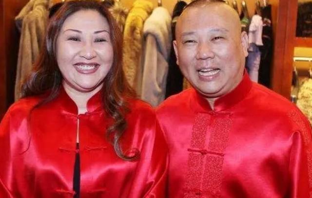 德云社收入暴涨，郭德纲保守身价50亿？网友：都是他老婆王惠的