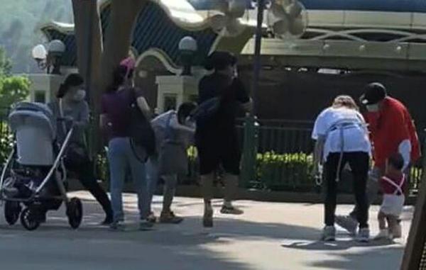 “失踪人口”回归！宅家300多天后古巨基一家罕见露面