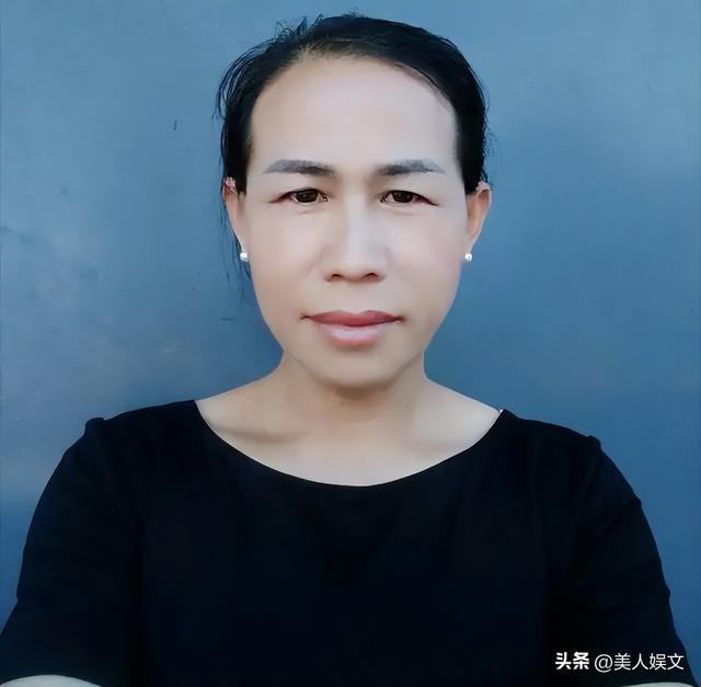 宁远网红“张曼玉”去世！熬夜直播致脑梗，穿裙子打耳钉装成女性