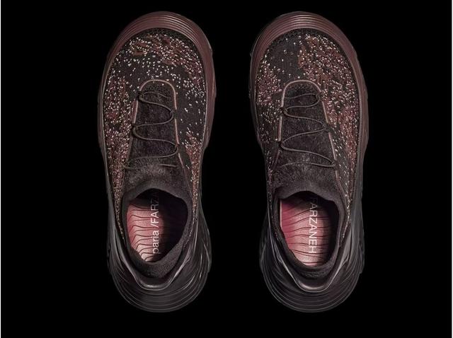 香奈儿为5号香水拍了新广告，MUJI迷你包新配色上线｜是日美好事物