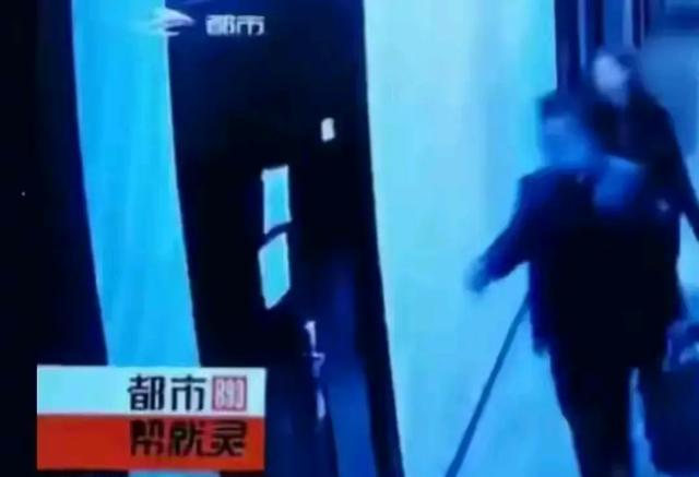 炸裂!女教师与男家长出轨被当场抓奸在床,辣眼睛辣眼睛