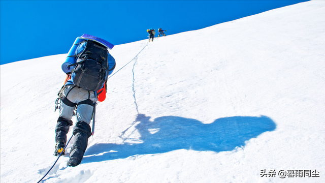 关于珠穆朗玛峰的30个有趣的事实，攀登珠峰的世界之最