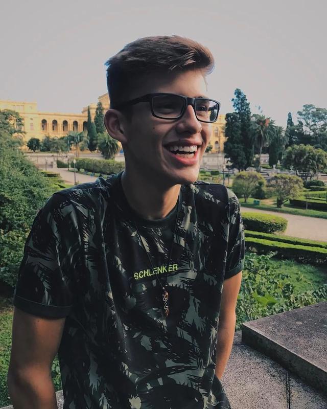 超级少年感的巴西男孩Lucca Schlenker