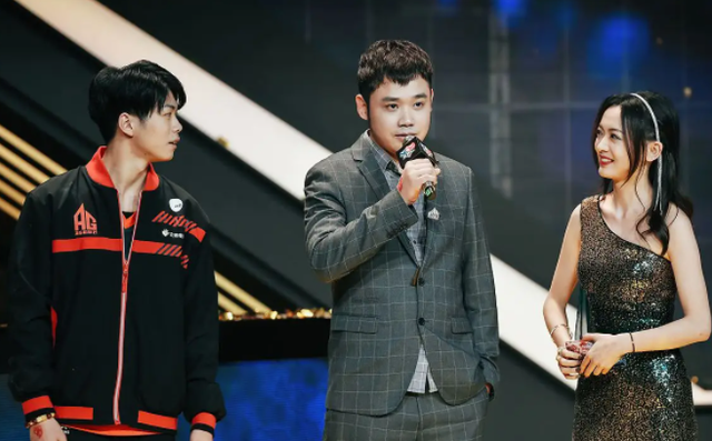 北笙直言AG月光是自己带出来的，曾经月光给他做饭，现在不搭理人