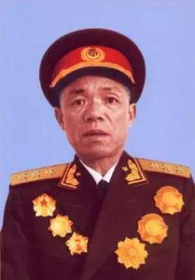 旋风司令(东野名将被杜聿明陈诚称为“旋风司令”,率部一夜行军200里,用“掏心”战术突袭)