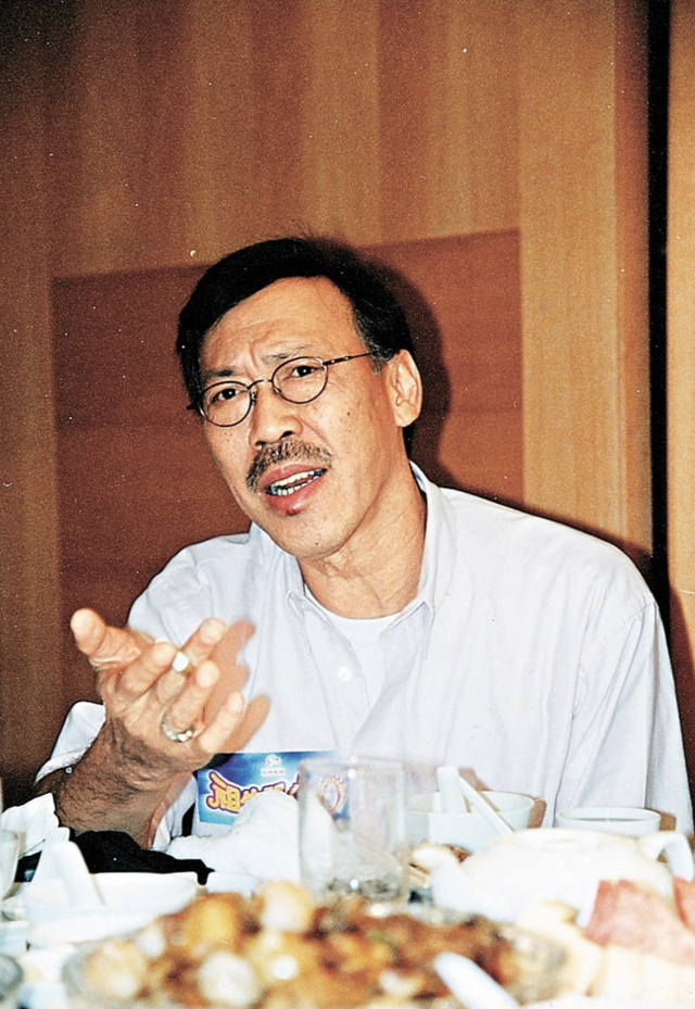 80岁冯淬帆复出近况曝光，身材消瘦苍老了不少，独居台北生活简单