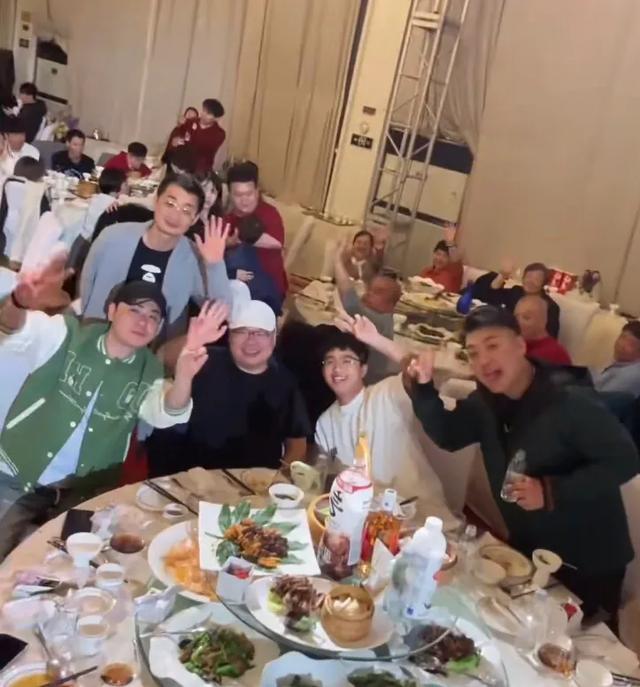 恭喜！德云社演员张九南结婚，张鹤伦主持，张云雷郎鹤炎等人见证