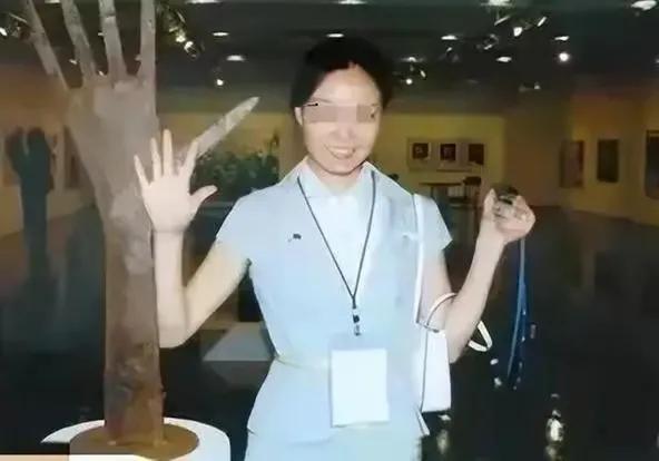 2012年，31岁女博士跳楼自杀，父母曝内幕：女婿特殊嗜好害了女儿