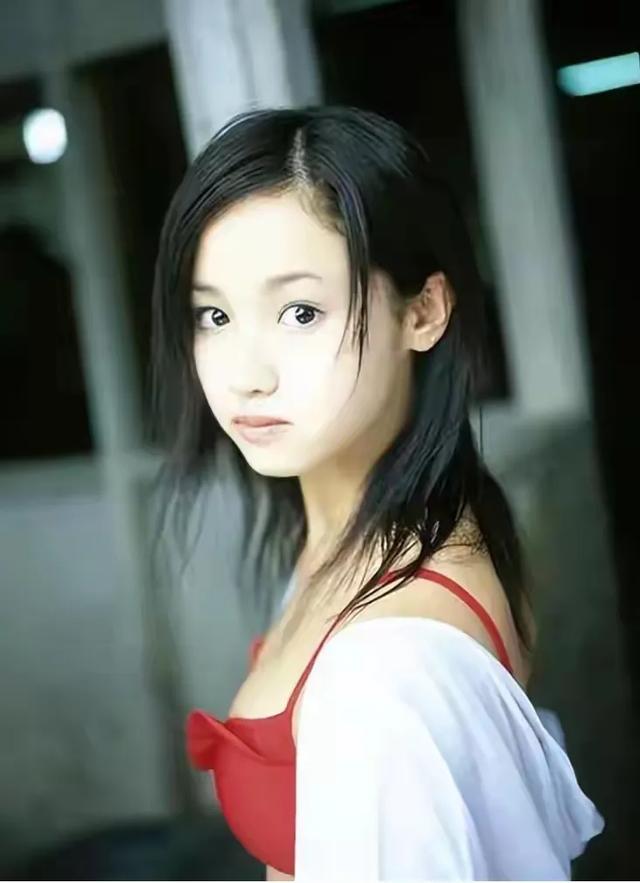 从亚洲顶流到被全网唾弃，泽尻英龙华的堕落史比剧还抓马？