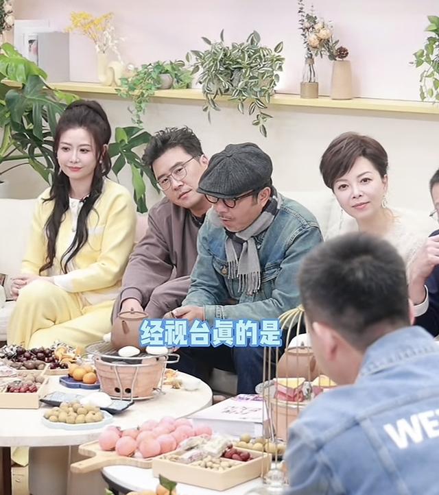 汪涵和仇晓坐一起不敢对视，马可看yoyo眼神拉丝，肢体细节不骗人