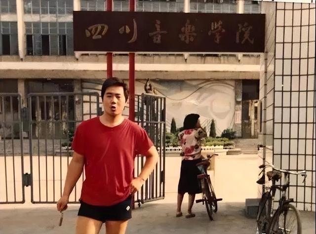 他是著名歌唱家,13次上春晚,曾梦想当体育明星