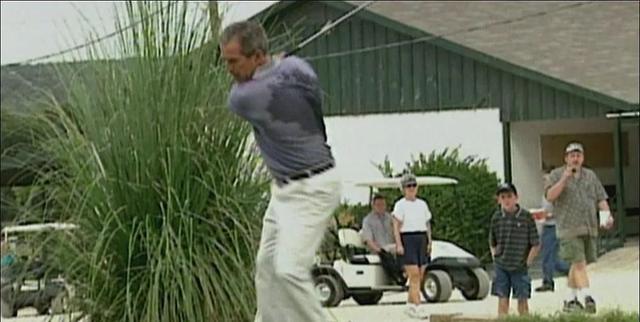 《华氏911》：一种邪恶碰上另一种邪恶