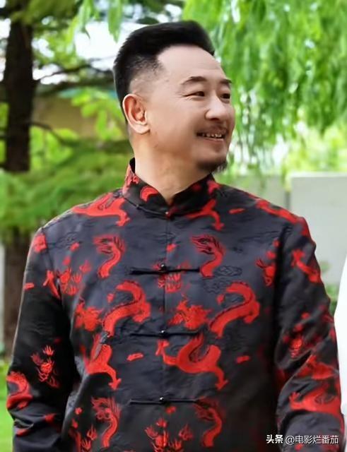 黄海波高调庆锡婚，祝酒扬眉吐气，娇妻眼神拉丝，爱意藏不住了