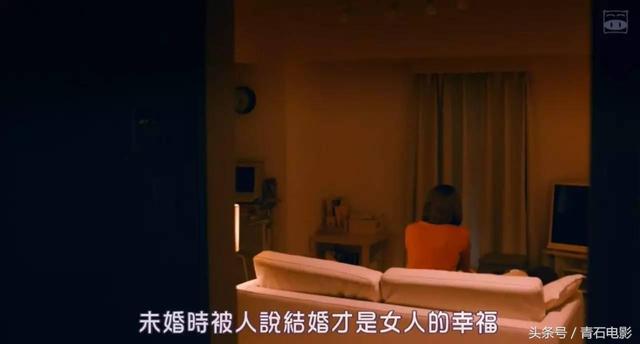 这部每集只有20分钟的连续剧短小精悍,被称为CBD小白领指南