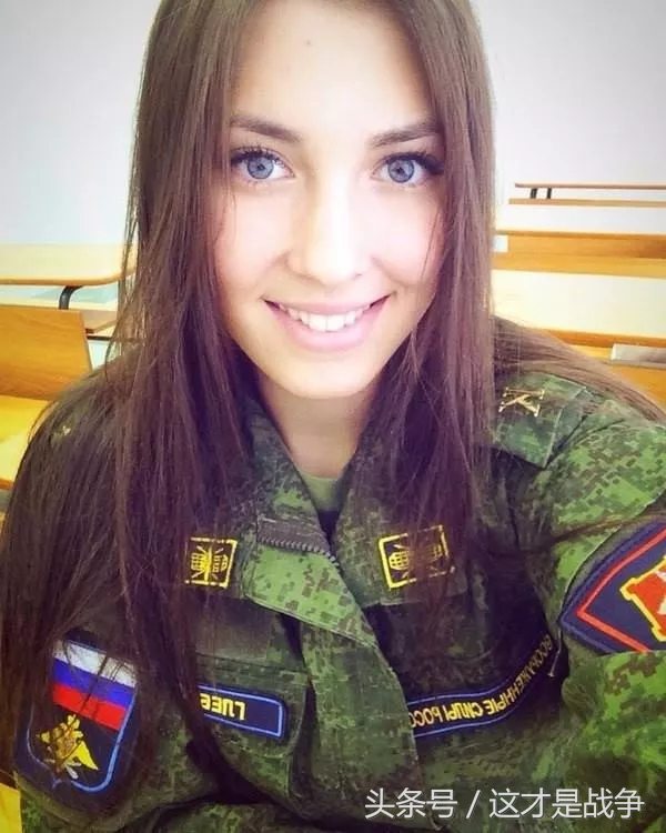 肤白貌美大长腿，战斗民族出美女，揭开俄罗斯女兵神秘的面纱